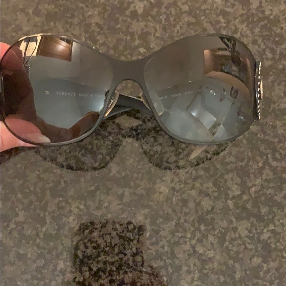Versace sunglasses - Picture 8 of 12
